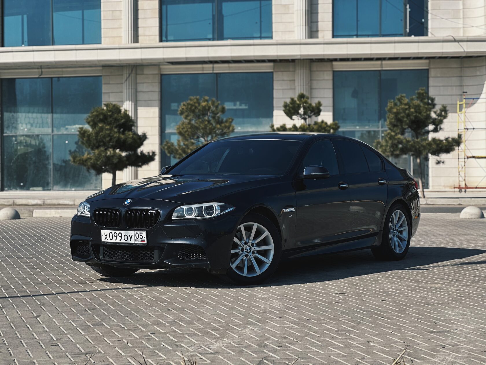 BMW 528i F10 (2010) — фото 1