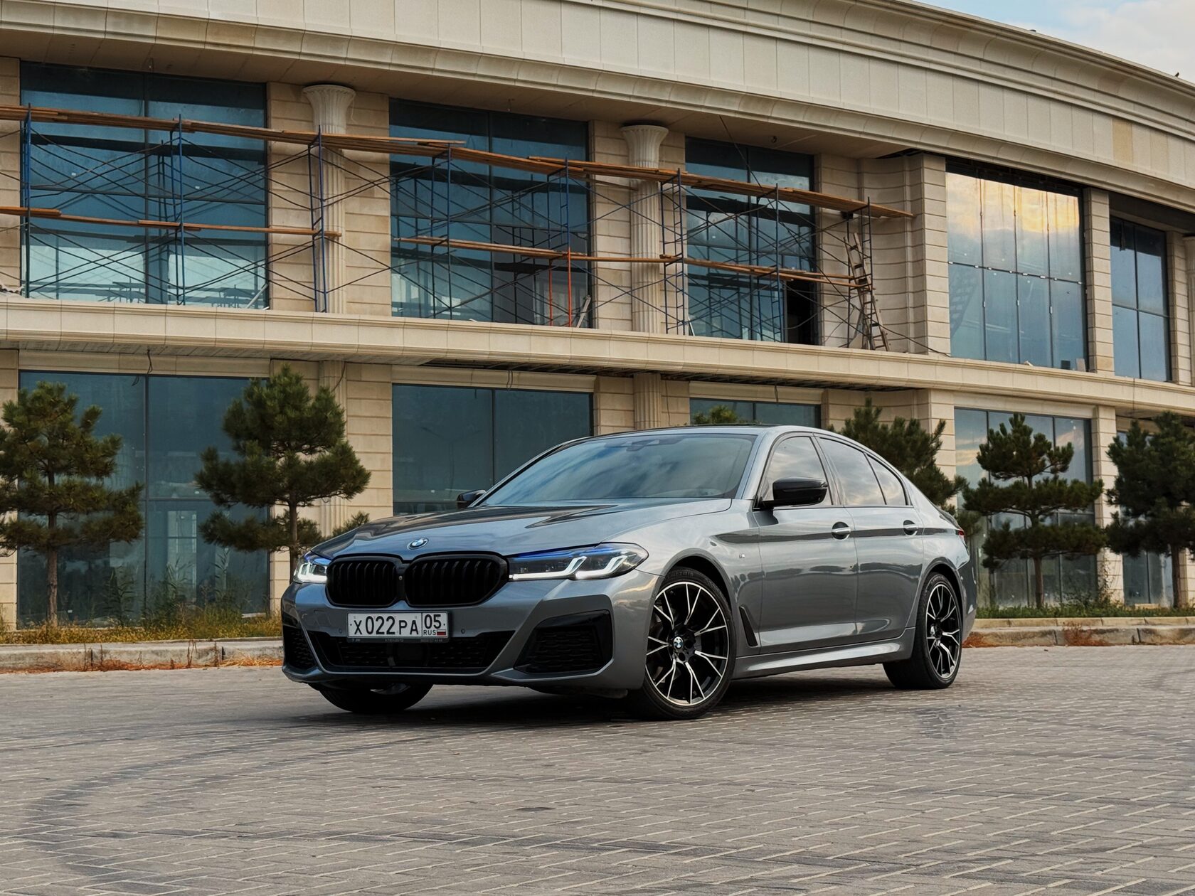 BMW 520d G30 (2022) — фото 1