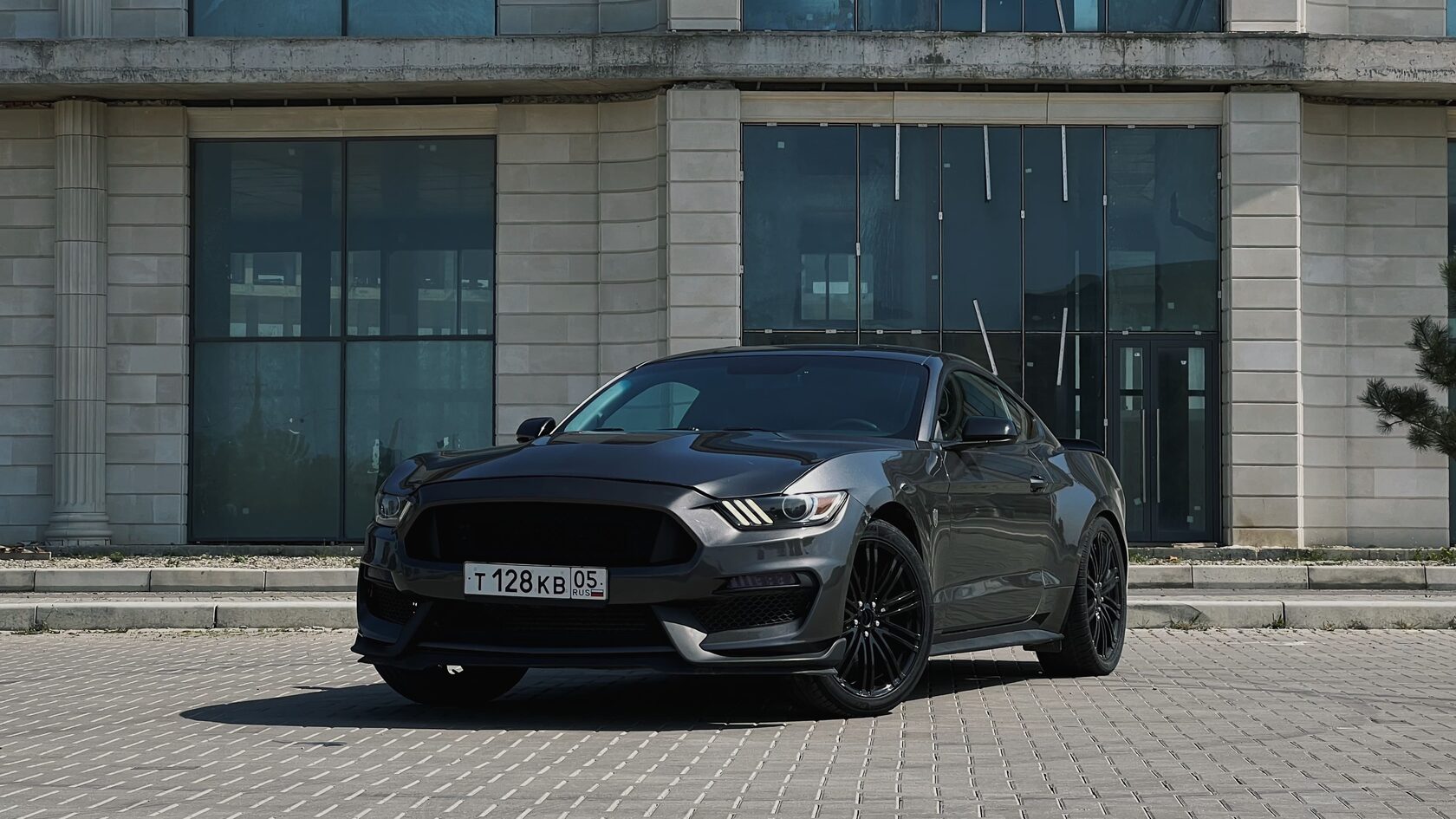 Ford Mustang (2015) — фото 1